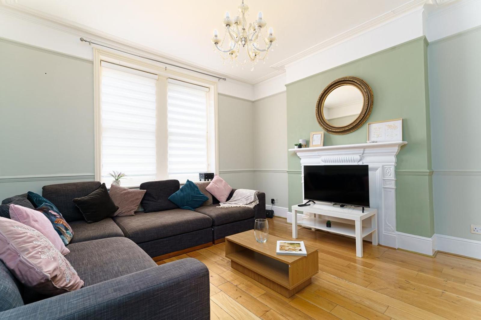 2 Bedroom Cosy Appartement *